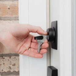 KeySmart Mini Key Holder -Multifunctional Tool Store KS015BLK KeySmart Mini in Use