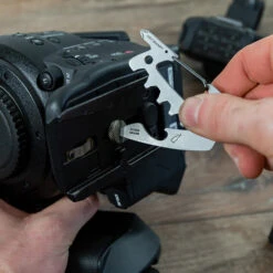 KeySmart AllTul Raptor Keychain Multi-tool -Multifunctional Tool Store KS824 SS RPT lifestyle 10