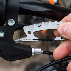 KeySmart AllTul Raptor Keychain Multi-tool -Multifunctional Tool Store KS824 SS RPT lifestyle 2