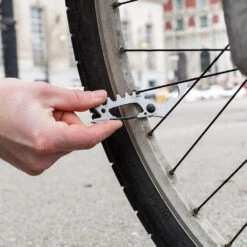 KeySmart AllTul Raptor Keychain Multi-tool -Multifunctional Tool Store KS824 SS RPT lifestyle 4