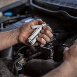 Leatherman FREE P4 Multipurpose Pliers With Nylon Sheath -Multifunctional Tool Store LT832640 Leatherman Free P4 Auto Work