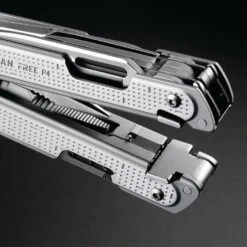 Leatherman FREE P4 Multipurpose Pliers With Nylon Sheath -Multifunctional Tool Store LT832640 Leatherman Free P4 Magnetic Fastner Detail
