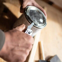 Leatherman FREE K2x Multipurpose Combo Blade Knife -Multifunctional Tool Store LT832652 Leatherman Free K2x Pry Tool in Use