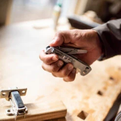 Leatherman FREE K4x Multipurpose Knife -Multifunctional Tool Store LT832660 Leatherman Free K4x In Hand Opening Scissors