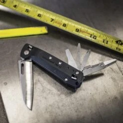 Leatherman FREE K4 Multipurpose Knife -Multifunctional Tool Store LT832664 Leatherman Free K4 on Workbench