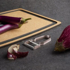 Victorinox REX Straight-edge Peeler -Multifunctional Tool Store Rex Peeler Blueberry Peeling Eggplant