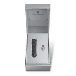 Victorinox Carbon Classic SD Brilliant Swiss Army Knife 11 Victorinox Carbon Classic SD Brilliant Swiss Army Knife -Multifunctional Tool Store SA0622135P1x1000