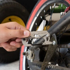 KeySmart AllTul Vulture Keychain Multi-tool -Multifunctional Tool Store Vulture Screwdriver 1000