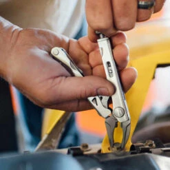 Leatherman Crunch Multi-Tool With Nylon Sheath -Multifunctional Tool Store lt68010201k lifestyle2 x1000 d19bb5dc 5e50 46be 8058 a1bc84b4a599